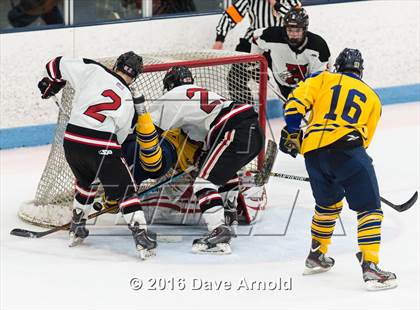 Thumbnail 2 in Reading Memorial vs Arlington Catholic ( MIAA Division 1 North Semifinal) photogallery.