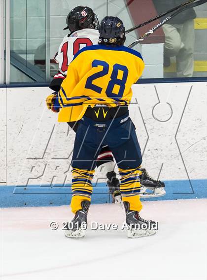 Thumbnail 1 in Reading Memorial vs Arlington Catholic ( MIAA Division 1 North Semifinal) photogallery.