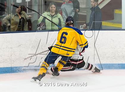 Thumbnail 1 in Reading Memorial vs Arlington Catholic ( MIAA Division 1 North Semifinal) photogallery.