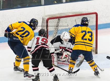 Thumbnail 2 in Reading Memorial vs Arlington Catholic ( MIAA Division 1 North Semifinal) photogallery.