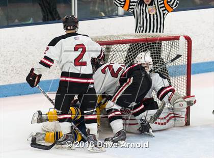 Thumbnail 2 in Reading Memorial vs Arlington Catholic ( MIAA Division 1 North Semifinal) photogallery.