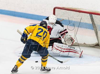 Thumbnail 2 in Reading Memorial vs Arlington Catholic ( MIAA Division 1 North Semifinal) photogallery.