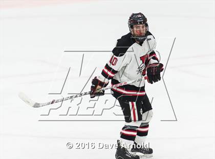 Thumbnail 2 in Reading Memorial vs Arlington Catholic ( MIAA Division 1 North Semifinal) photogallery.