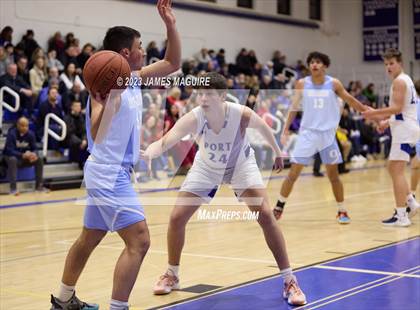 Thumbnail 3 in Port Washington vs Oceanside Varsity photogallery.
