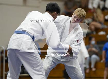 Thumbnail 2 in Eastern Division Tournament (Kaiser High School) photogallery.