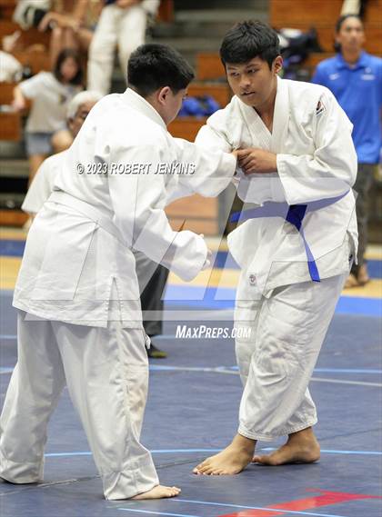 Thumbnail 3 in Eastern Division Tournament (Kaiser High School) photogallery.