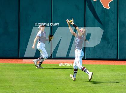 Thumbnail 1 in San Benito @ Pearland (UIL 6A Softball Semifinal) photogallery.