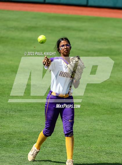 Thumbnail 3 in San Benito @ Pearland (UIL 6A Softball Semifinal) photogallery.