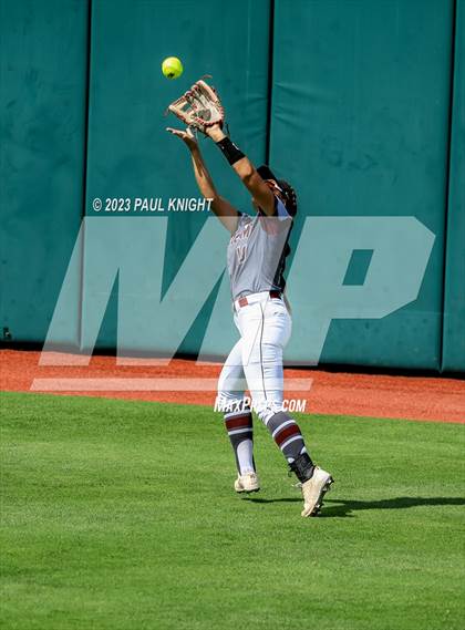 Thumbnail 3 in San Benito @ Pearland (UIL 6A Softball Semifinal) photogallery.