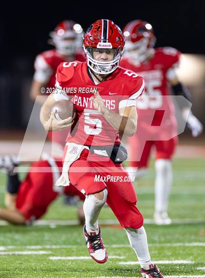 Thumbnail 2 in Half Moon Bay @ Burlingame (CCS D4 Quarterfinal) photogallery.