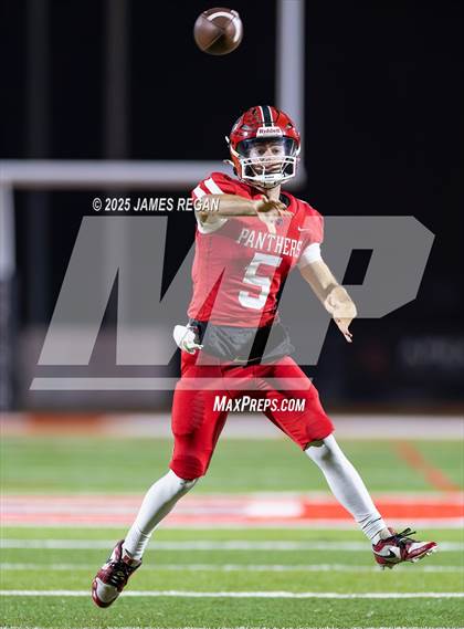 Thumbnail 2 in Half Moon Bay @ Burlingame (CCS D4 Quarterfinal) photogallery.