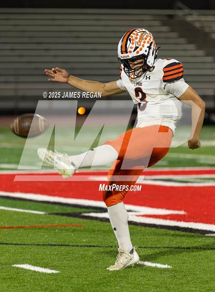 Thumbnail 1 in Half Moon Bay @ Burlingame (CCS D4 Quarterfinal) photogallery.