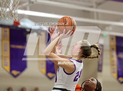 Thumbnail 3 in Middle Tennessee Christian vs. Lipscomb Academy photogallery.