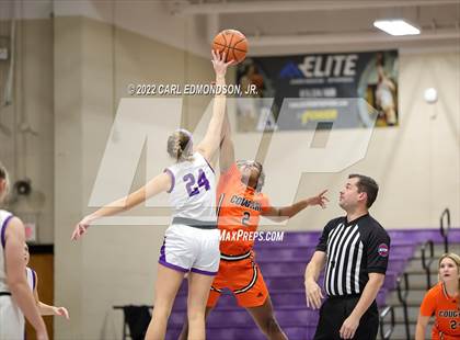 Thumbnail 1 in Middle Tennessee Christian vs. Lipscomb Academy photogallery.