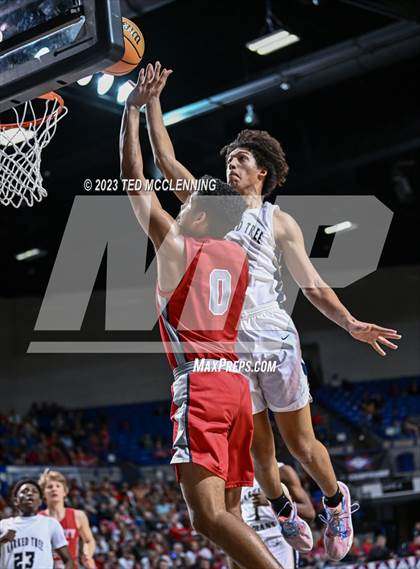 Thumbnail 2 in Marked Tree vs. County Line (AAA 1A State Final) photogallery.
