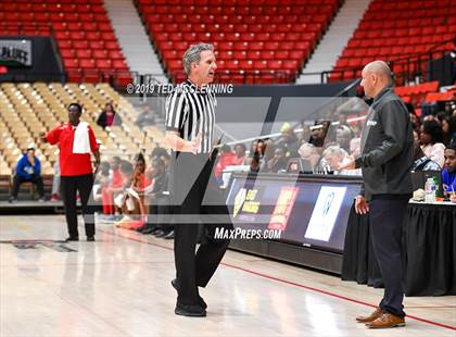 Thumbnail 3 in Jacksonville  vs. Gulliver Prep (King Cotton Classic) photogallery.