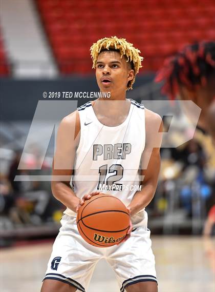Thumbnail 2 in Jacksonville  vs. Gulliver Prep (King Cotton Classic) photogallery.