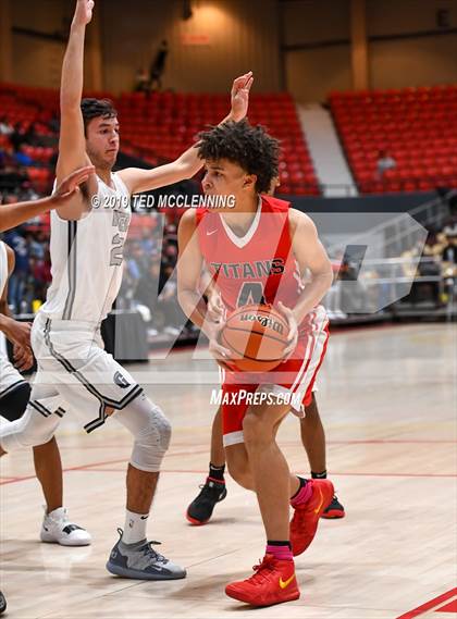 Thumbnail 3 in Jacksonville  vs. Gulliver Prep (King Cotton Classic) photogallery.