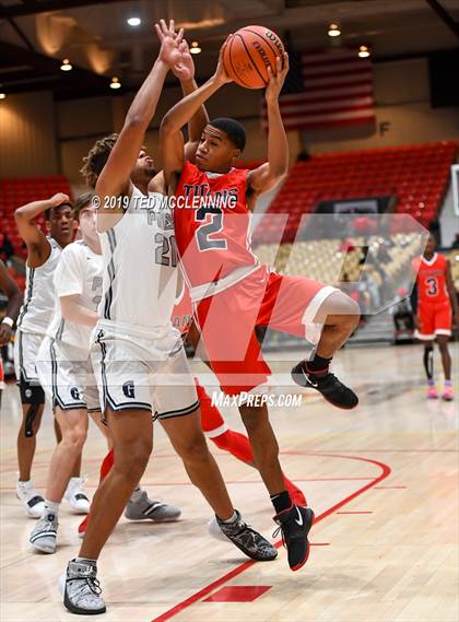 Thumbnail 1 in Jacksonville  vs. Gulliver Prep (King Cotton Classic) photogallery.