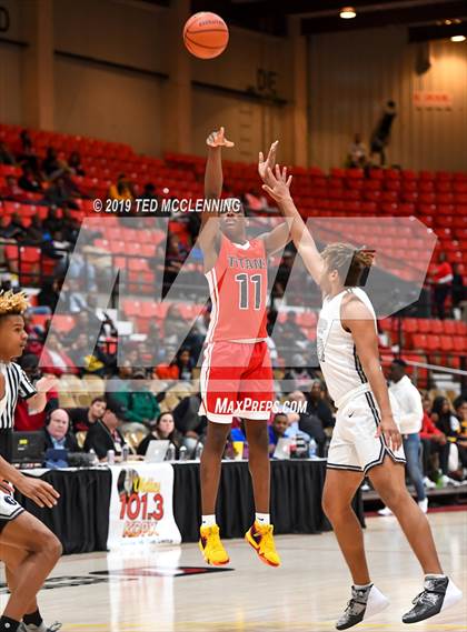 Thumbnail 3 in Jacksonville  vs. Gulliver Prep (King Cotton Classic) photogallery.