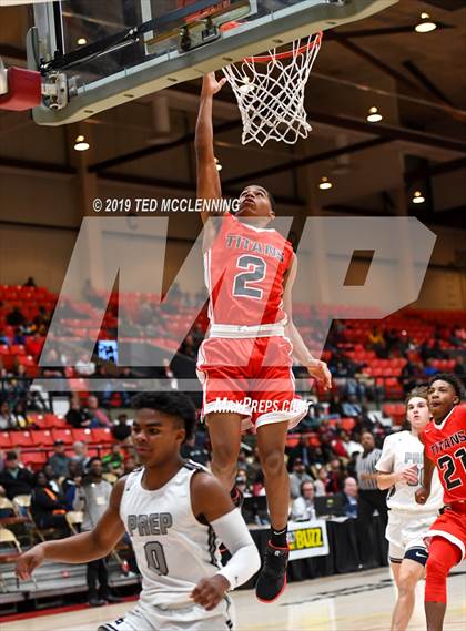 Thumbnail 2 in Jacksonville  vs. Gulliver Prep (King Cotton Classic) photogallery.