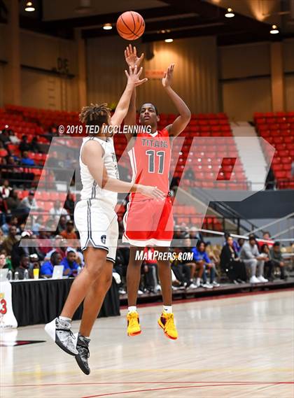 Thumbnail 3 in Jacksonville  vs. Gulliver Prep (King Cotton Classic) photogallery.