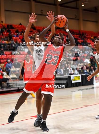 Thumbnail 3 in Jacksonville  vs. Gulliver Prep (King Cotton Classic) photogallery.