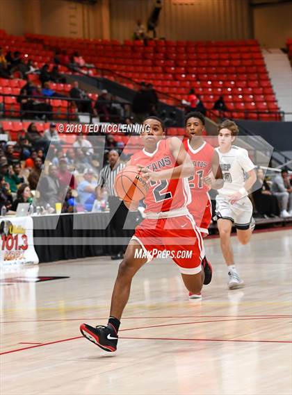 Thumbnail 2 in Jacksonville  vs. Gulliver Prep (King Cotton Classic) photogallery.