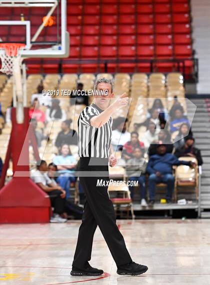 Thumbnail 2 in Jacksonville  vs. Gulliver Prep (King Cotton Classic) photogallery.