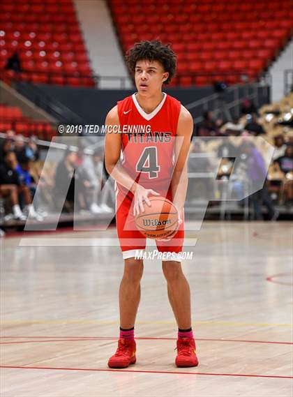 Thumbnail 2 in Jacksonville  vs. Gulliver Prep (King Cotton Classic) photogallery.