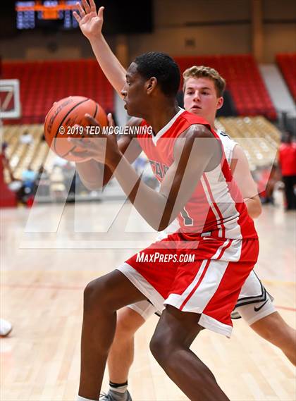 Thumbnail 2 in Jacksonville  vs. Gulliver Prep (King Cotton Classic) photogallery.