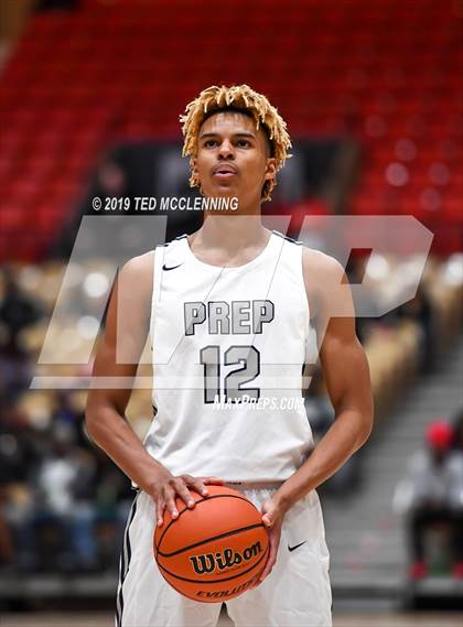 Thumbnail 3 in Jacksonville  vs. Gulliver Prep (King Cotton Classic) photogallery.