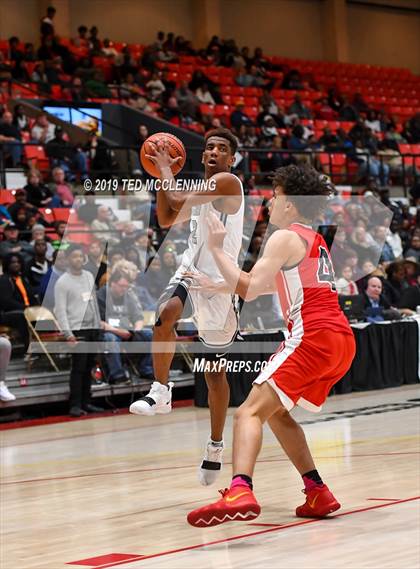 Thumbnail 1 in Jacksonville  vs. Gulliver Prep (King Cotton Classic) photogallery.