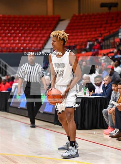 Thumbnail 3 in Jacksonville  vs. Gulliver Prep (King Cotton Classic) photogallery.