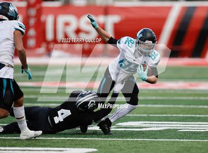 Thumbnail 1 in Corner Canyon vs. Farmington (UHSAA 6A Semifinal) photogallery.
