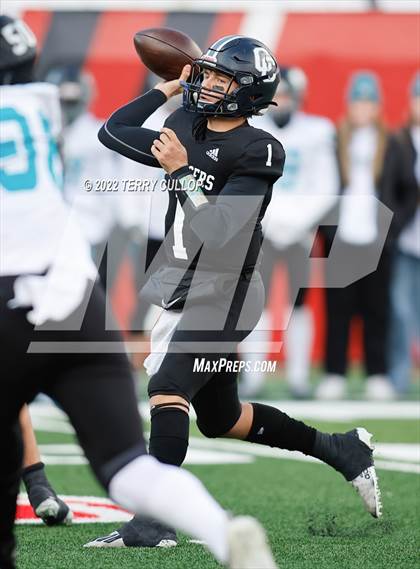 Thumbnail 1 in Corner Canyon vs. Farmington (UHSAA 6A Semifinal) photogallery.