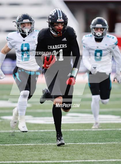 Thumbnail 3 in Corner Canyon vs. Farmington (UHSAA 6A Semifinal) photogallery.
