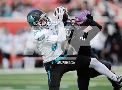 Thumbnail 1 in Corner Canyon vs. Farmington (UHSAA 6A Semifinal) photogallery.
