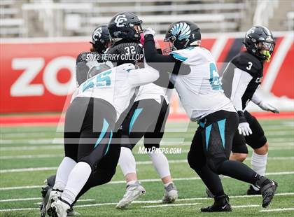 Thumbnail 1 in Corner Canyon vs. Farmington (UHSAA 6A Semifinal) photogallery.