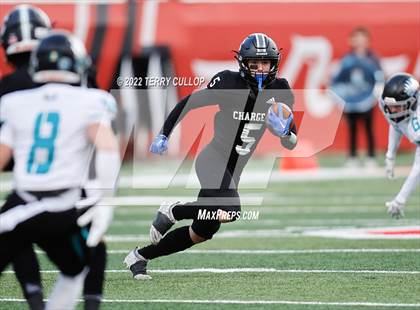 Thumbnail 3 in Corner Canyon vs. Farmington (UHSAA 6A Semifinal) photogallery.