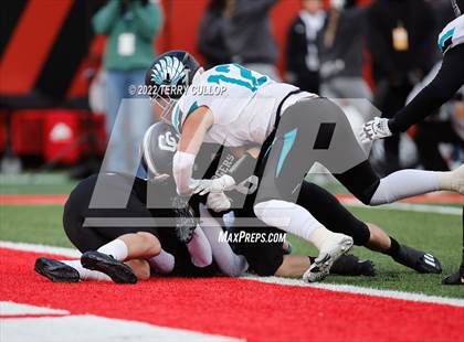 Thumbnail 1 in Corner Canyon vs. Farmington (UHSAA 6A Semifinal) photogallery.