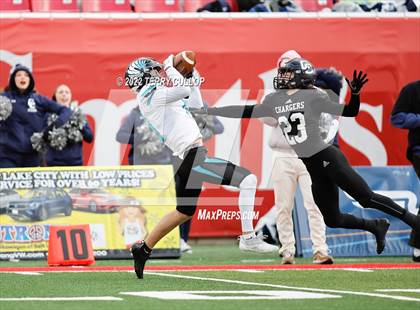 Thumbnail 3 in Corner Canyon vs. Farmington (UHSAA 6A Semifinal) photogallery.