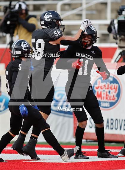 Thumbnail 3 in Corner Canyon vs. Farmington (UHSAA 6A Semifinal) photogallery.