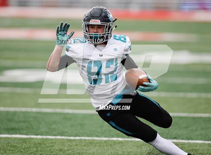 Thumbnail 1 in Corner Canyon vs. Farmington (UHSAA 6A Semifinal) photogallery.