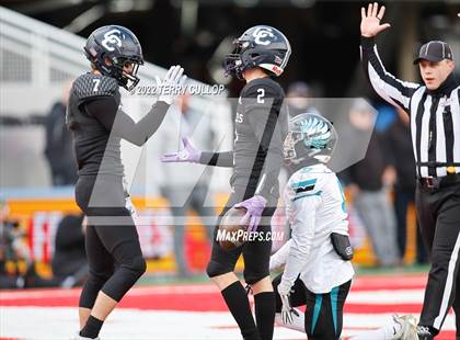 Thumbnail 2 in Corner Canyon vs. Farmington (UHSAA 6A Semifinal) photogallery.