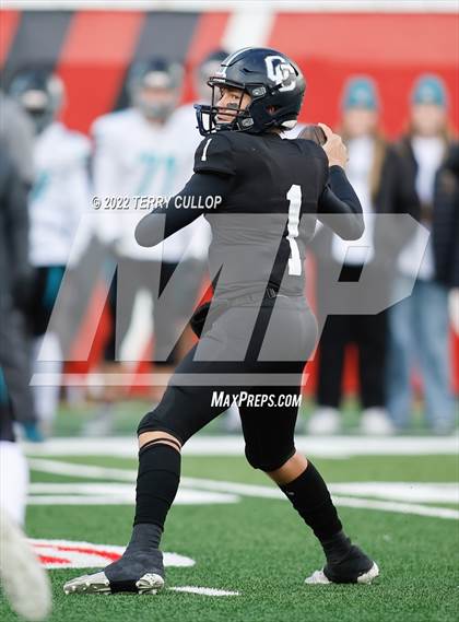 Thumbnail 2 in Corner Canyon vs. Farmington (UHSAA 6A Semifinal) photogallery.
