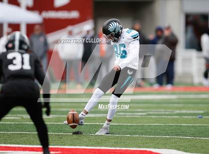 Thumbnail 3 in Corner Canyon vs. Farmington (UHSAA 6A Semifinal) photogallery.