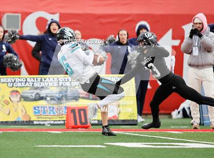 Thumbnail 2 in Corner Canyon vs. Farmington (UHSAA 6A Semifinal) photogallery.