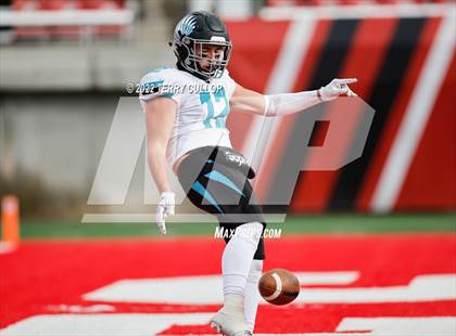 Thumbnail 2 in Corner Canyon vs. Farmington (UHSAA 6A Semifinal) photogallery.