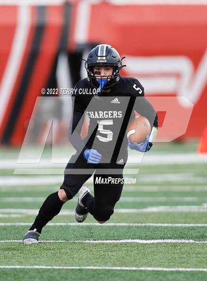 Thumbnail 1 in Corner Canyon vs. Farmington (UHSAA 6A Semifinal) photogallery.